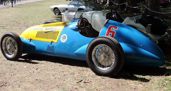 Oscar Alfredo Galvez. Antes que la F1 naciera ya llevaba publicidad