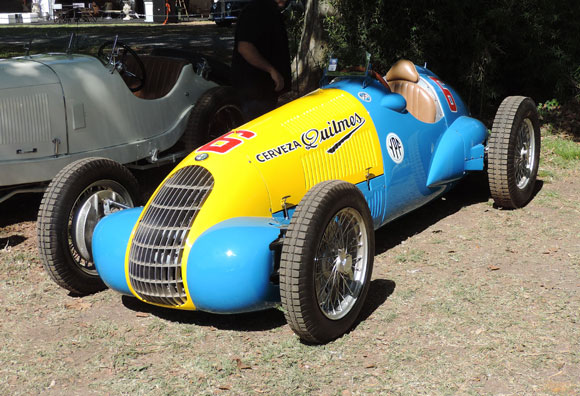 Oscar Alfredo Galvez. Antes que la F1 naciera ya llevaba publicidad